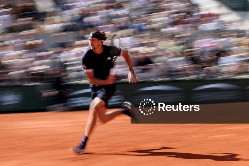Zverev vence Mensik e volta à final do Aberto da França