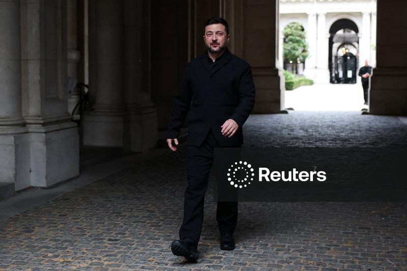 Zelenskiy vai a Londres para reuniões com Starmer, Macron e Merz