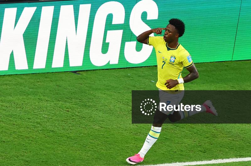 Brasil vence Escócia com dois gols de Vinicius Jr. e avança na Copa do Mundo