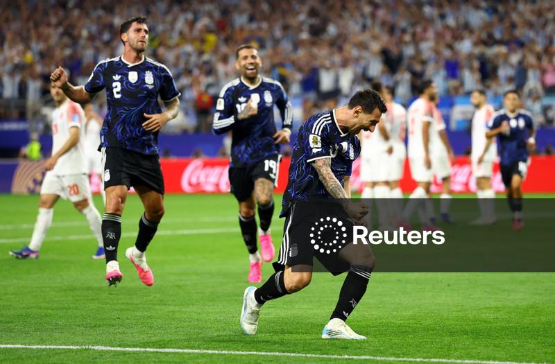 Messi marca mais um gol em Copa do Mundo em vitória da Argentina sobre a Jordânia por 3 x 1