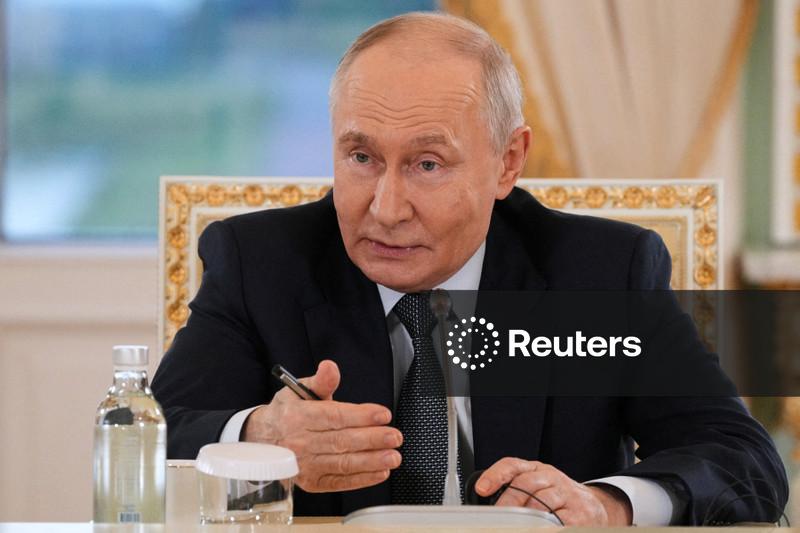Putin diz que atualmente não vê motivos para se encontrar com Zelenskiy