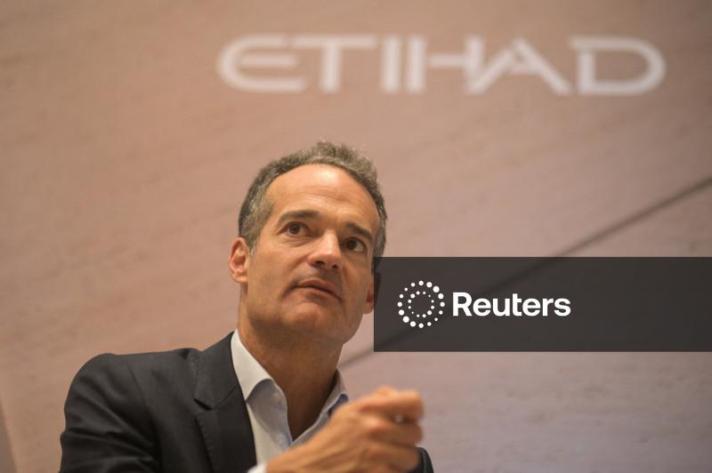 Etihad Airways encomenda aviões de fuselagem larga e prevê retorno à capacidade anterior à guerra em junho
