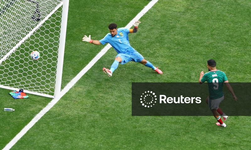 México abre Copa do Mundo com vitória sobre a África do Sul, em jogo com três expulsões