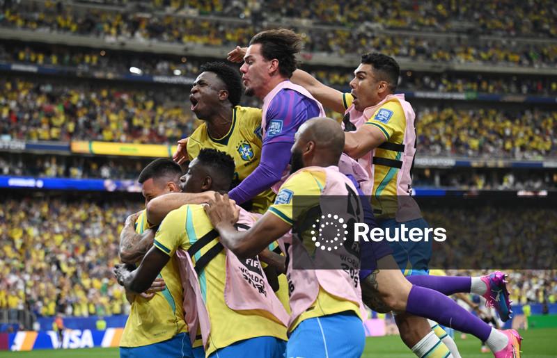 Brasil vence Japão por 2 x 1 de virada e avança para as oitavas da Copa do Mundo
