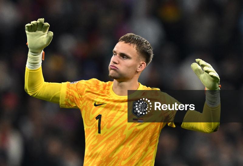 Holanda está preocupada com a condição física do goleiro titular Bart Verbruggen