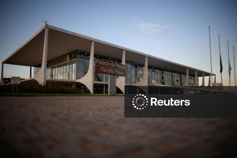 Governo vê decisão política dos EUA ao propor novas tarifas ao Brasil