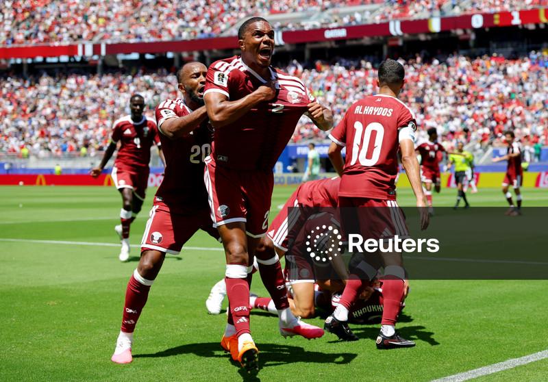 Catar surpreende a Suíça com gol no fim e consegue seu primeiro ponto em Copas do Mundo