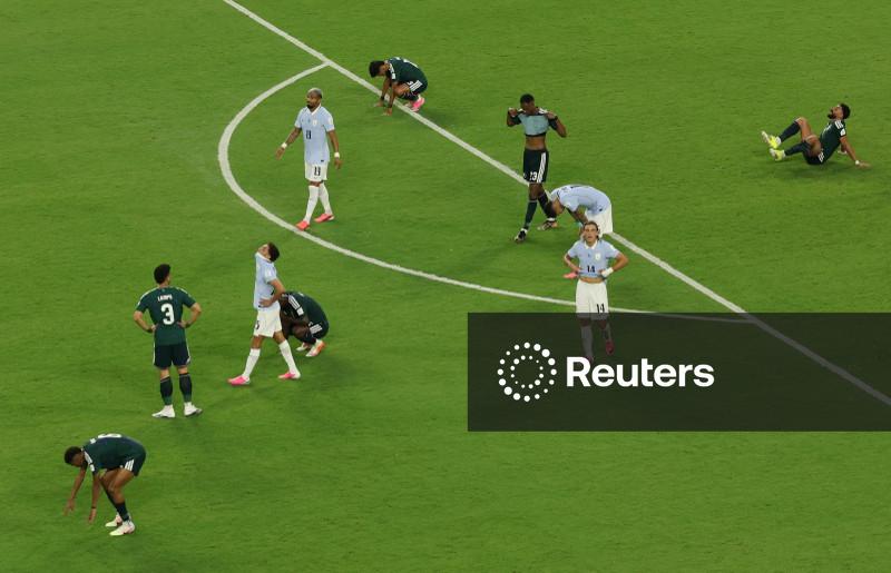 Arábia Saudita e Uruguai empatam em partida marcada por erros dos goleiros