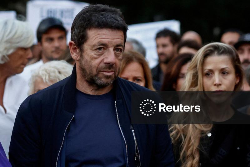 Cantor francês Patrick Bruel é alvo de inquérito formal por estupro e agressão sexual