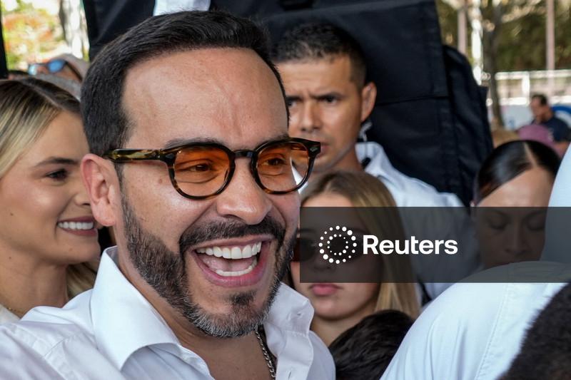Candidato de direita De La Espriella e esquerdista Cepeda farão segundo turno na Colômbia