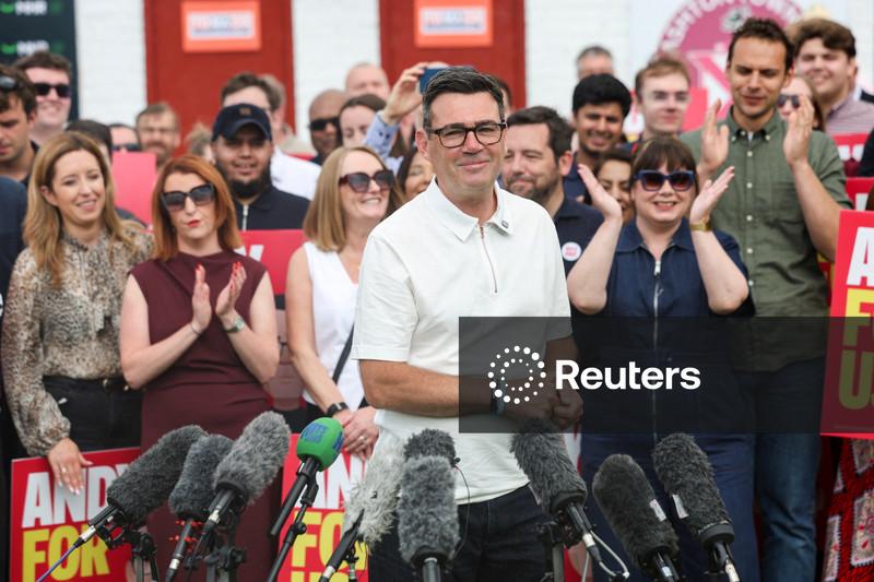 Starmer promete enfrentar qualquer desafio após ampla vitória do  rival Burnham em eleição