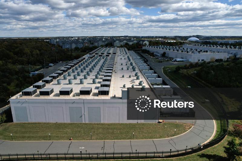 Norte-americanos veem com cautela boom de data centers para IA, diz pesquisa Reuters/Ipsos