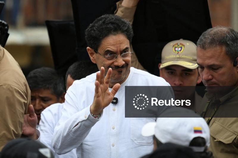Colômbia terá 2º turno presidencial após candidato de esquerda reconhecer derrota em 1º turno