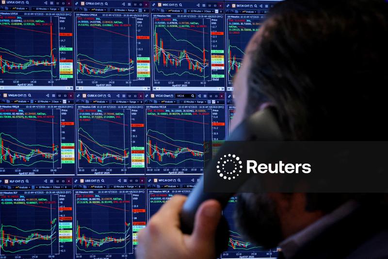 Wall Street abre estável no último dia de negociações de trimestre forte