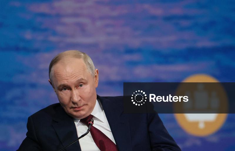 Putin teve uma reunião cara-a cara "amigável" com Schroeder, da Alemanha, diz Kremlin