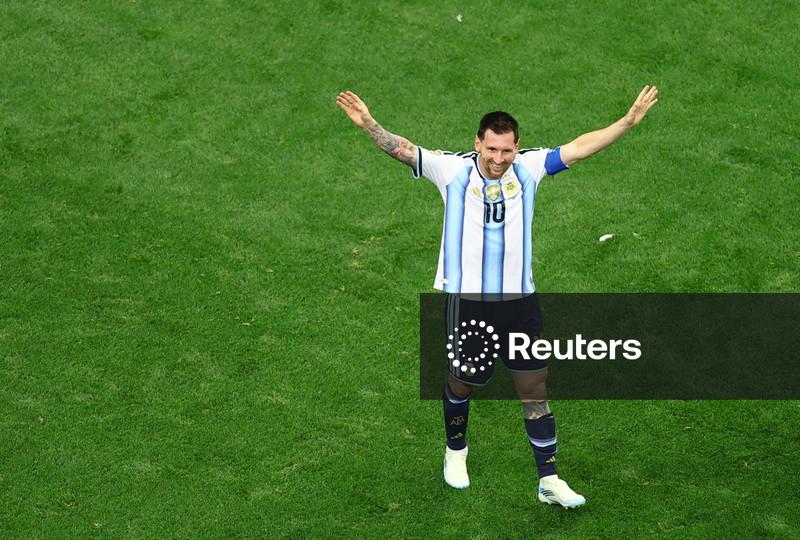 Messi quebra recorde de gols em Copas do Mundo e classifica Argentina para o mata-mata