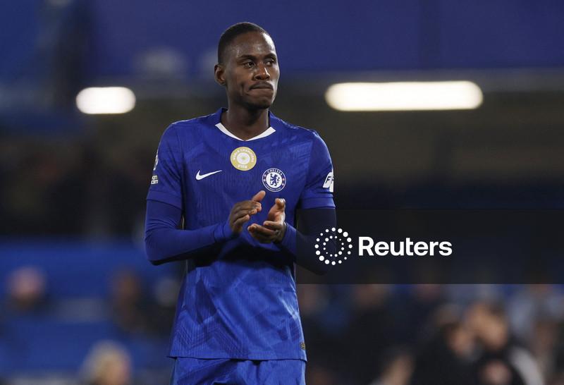 Inglaterra corta lateral Tino Livramento e convoca zagueiro do Chelsea