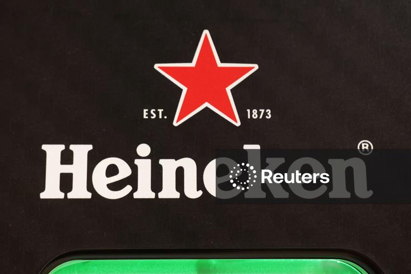 Acionistas da Heineken pedem contratação de CEO externo para suceder van den Brink, diz FT