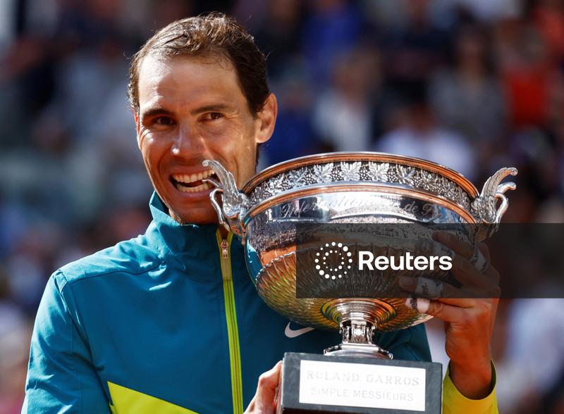 Nadal afirma que "quase nunca" joga tênis após aposentadoria, enquanto série documental da Netflix é lançada