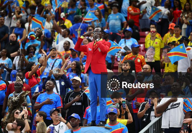 Torcedor famoso da República Democrática do Congo não consegue visto para torcer pela seleção nos EUA