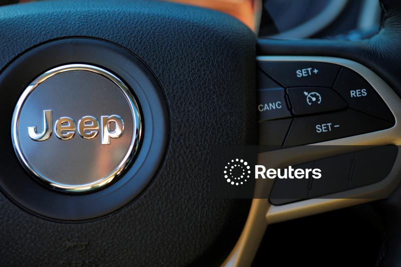 Stellantis faz recall global de 1,3 milhão de Jeeps e recomenda estacionar ao ar livre