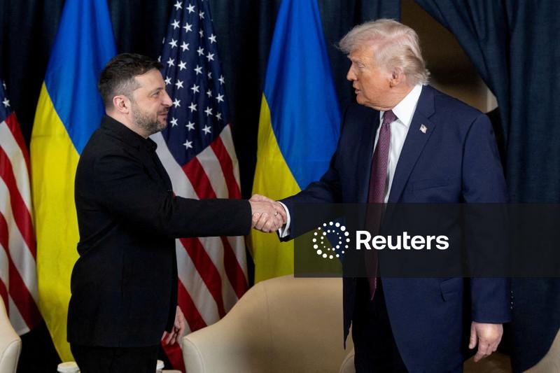 Zelenskiy discute guerra e diplomacia em telefonema a Trump