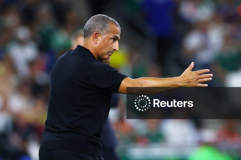 Técnico da Tunísia entra para lista de demitidos durante Copa que inclui Parreira