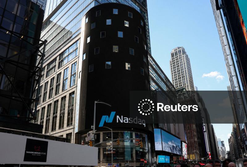Wall Street despenca com onda de vendas no setor de tecnologia em meio a preocupações com Fed e IA