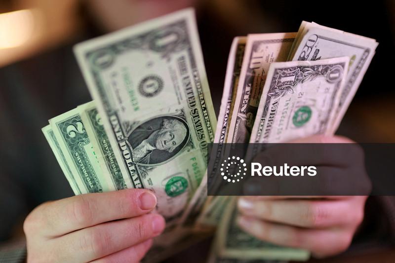 Dólar sobe ante real na abertura acompanhando o exterior