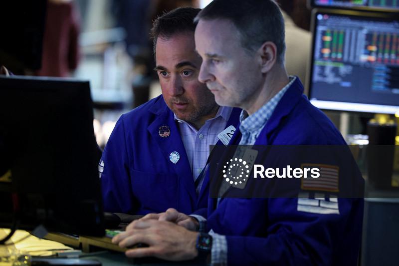 Wall Street abre em alta após EUA e Irã suspenderem ataques
