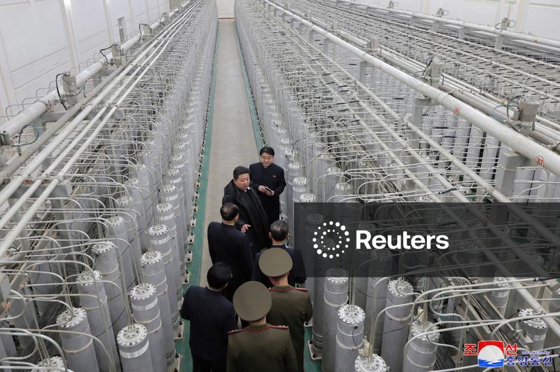 Líder da Coreia do Norte pede expansão nuclear "exponencial" após inspecionar nova usina, diz KCNA