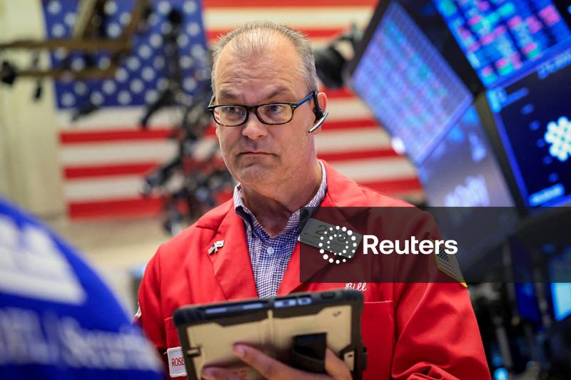 Wall St fecha em queda com onda de vendas no setor de semicondutores em meio a preocupações com IA