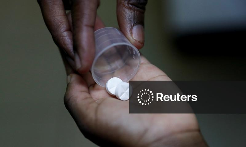 Menos crianças receberam auxílio contra HIV com apoio dos EUA após cortes, mostra estudo