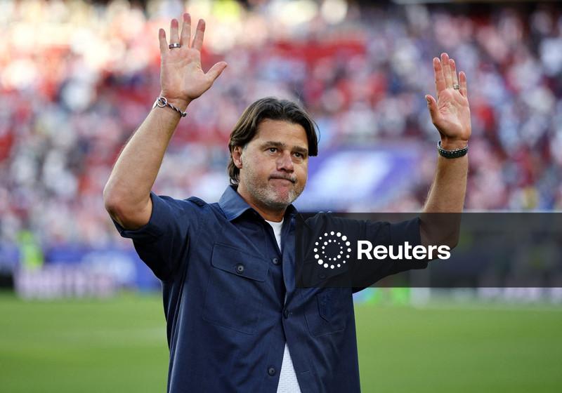 Técnico  dos EUA afirma que Balogun não merecia cartão vermelho