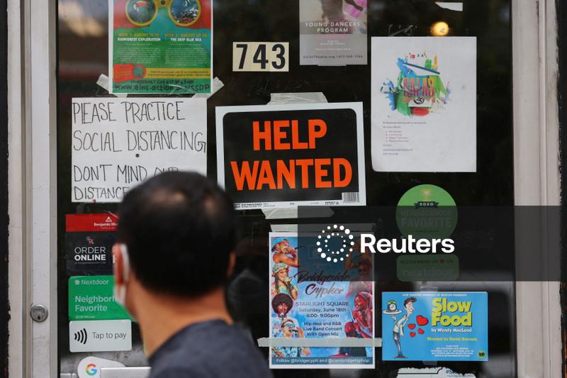 Pedidos semanais de auxílio-desemprego nos EUA têm forte queda na última semana