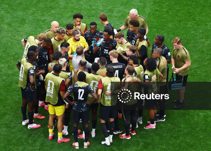 Técnico do Canadá está orgulhoso apesar da eliminação e lamenta ausência de Davies