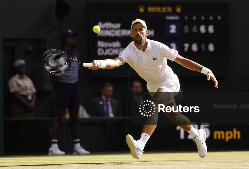 Djokovic iguala Federer com 105ª vitória em partidas de Wimbledon