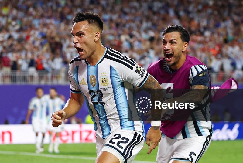 Argentina vence a Suíça na prorrogação e chega às semifinais da Copa do Mundo