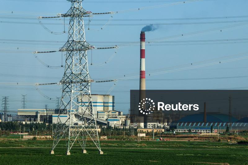 Megabases de energia renovável da China dependem de transmissão associada ao carvão, diz relatório