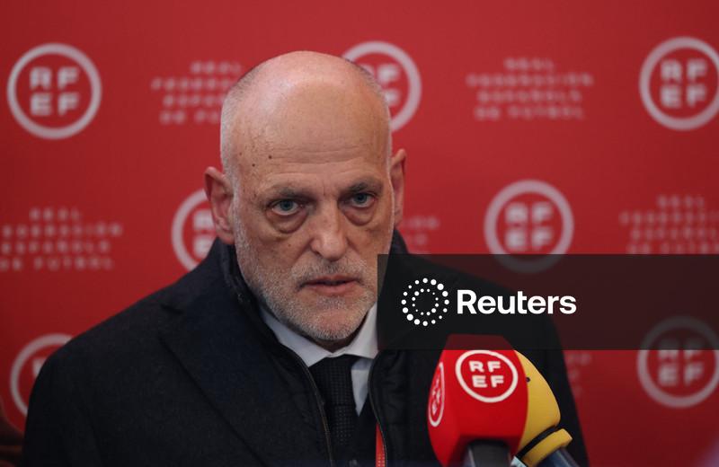 Presidente da liga espanhola acusa Fifa de “destruir indústria do futebol” e pede renúncia de Infantino