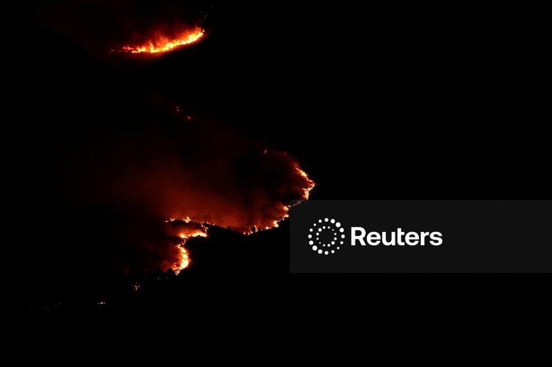 Espanha declara estado de emergência nacional devido aos incêndios florestais nas proximidades de Madri e em Ávila
