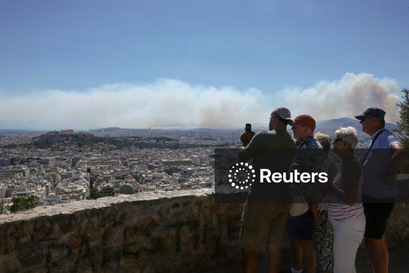 Incêndios florestais diminuem perto de Bordeaux e Madri, enquanto Grécia enfrenta novos focos