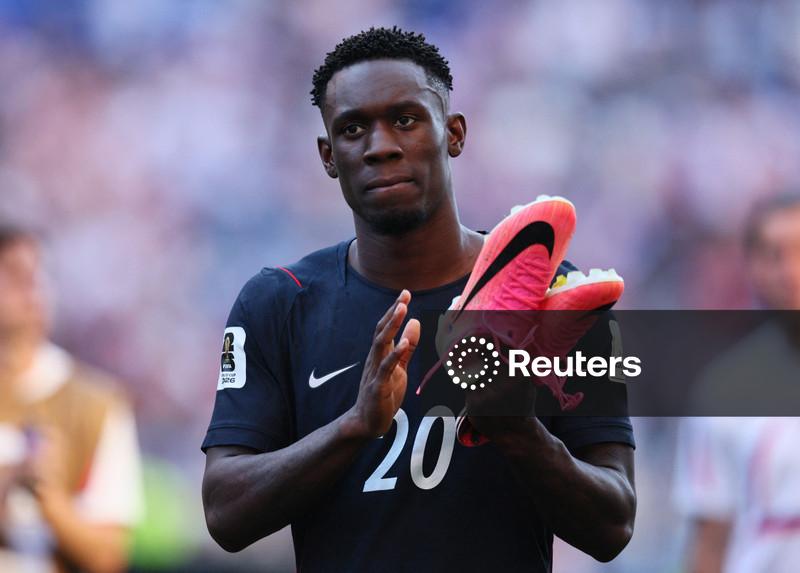 Balogun mantém discrição em campo após polêmica por cartão