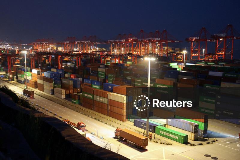 Exportações da China aproveitam boom da IA enquanto a economia doméstica enfrenta dificuldades