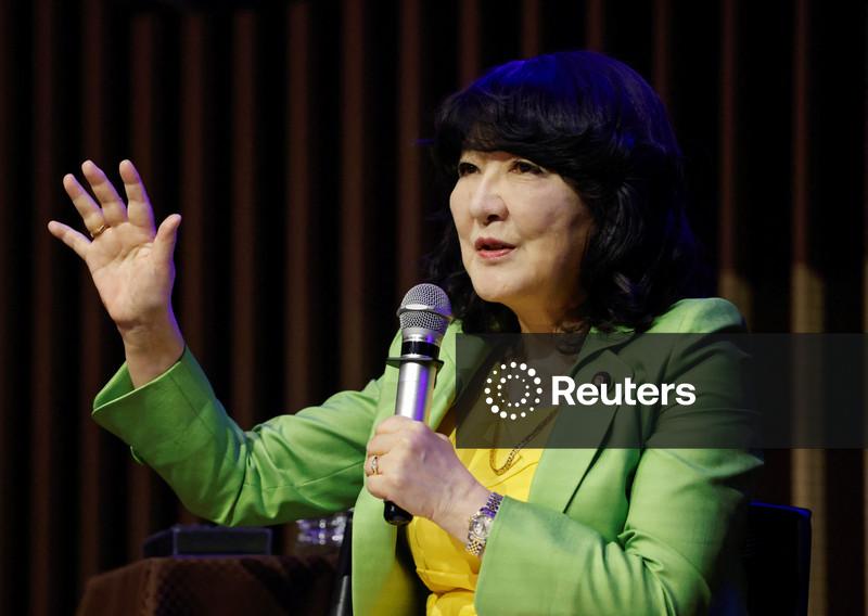 Ministra das Finanças do Japão destaca relações “harmoniosas” do governo com o BC