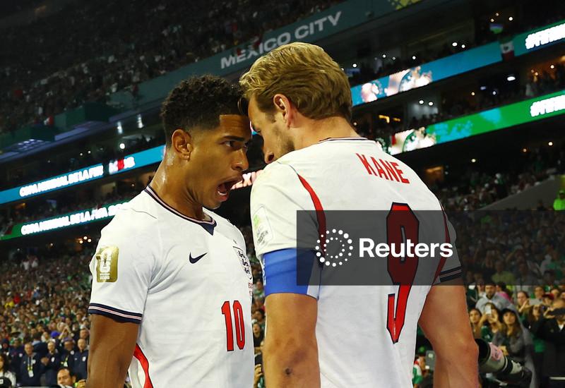 Com um a menos, Inglaterra resiste à reação do México e chega às quartas de final