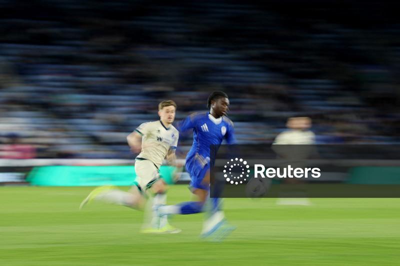 Manchester City contrata ponta de 17 anos do Leicester