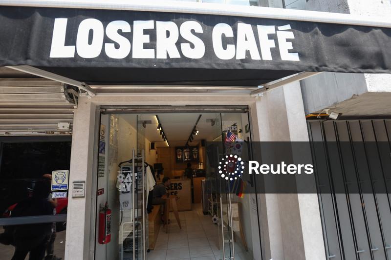 Eliminados, mas não sozinhos: cafeteria na Cidade do México se torna refúgio para quem sofreu com Copa do Mundo