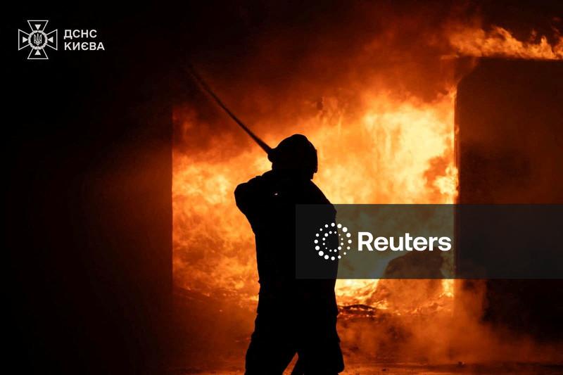 Kiev é atingida por mísseis; Rússia e Ucrânia relatam mortes de civis em ataques