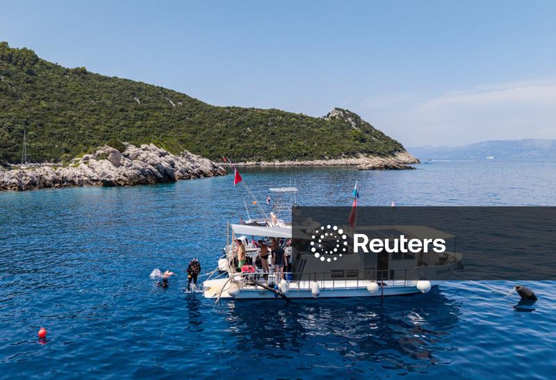 Objetos de ouro bizantinos ajudam arqueólogos a desvendar passado de navio naufragado na costa da Croácia